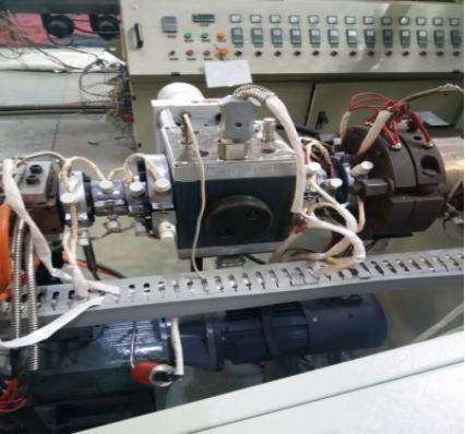 熔體泵PC異性材生產(chǎn)線 熔體泵PC異性材生產(chǎn)線